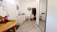 Maison 135m² au calme sans travaux, 4 chambres, garage et carport, terrain plat environ 2500m² à Meyrals