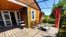 Maison de plain-pied rénovée avec piscine, terrasse couverte de 50 m² et chalet indépendant – Périgord Noir