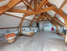 Maison familiale de 244m² à Belvès, 8 pièces, 5 chambres, avec vue dégagée et appartement spacieux indépendant, terrain de 3088m².
