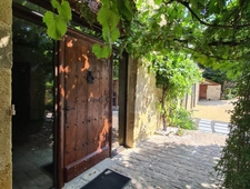 Exceptional stone house – 220 m² renovated – Saint-Cybranet – Fully equipped and furnished – Outbuildings