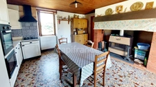 Maison en pierres à Coux et Bigaroque 150m² avec 6 pièces, 3 chambres, 2 garages et atelier, terrain de 5577m², sans vis à vis au coeur de la nature.