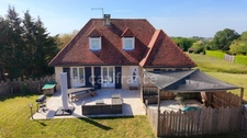 Maison à Salignac-Eyvigues, 155m², 7 pièces, 5 chambres, 5667m² de terrain, sans travaux, rentabilité, terrain en plus à bâtir.