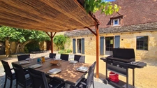 Exceptional stone house – 220 m² renovated – Saint-Cybranet – Fully equipped and furnished – Outbuildings