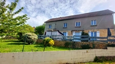 Ensemble immobilier 185m², 3 habitations indépendantes, grange, garage, love room, bonne rentabilité financière.