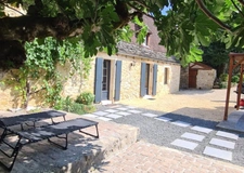 Exceptional stone house – 220 m² renovated – Saint-Cybranet – Fully equipped and furnished – Outbuildings