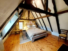 A vendre. Ensemble de 250m² à Tursac (24) avec maison d'habitation, gîte, piscine lagon sur près de 1,5 hectares de terrain en partie boisé. possibilité de création d'une auberge. Source. Géothermie