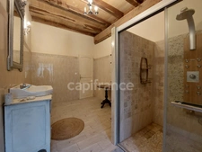 For sale, a 364 m² house surrounded by more than 2.5 hectares of land in Carsac-Aillac with 3 furnished gîtes, a main house and a swimming pool.