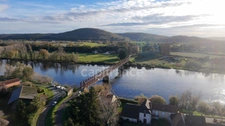 A vendre, Maison de 230m² à Saint-Cyprien avec maison d'habitation et deux gîtes et piscine.