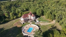  Propriété de caractère de 444 m² avec piscine et 9 012 m² de terrain à Payrac, rendement locatif avec divers possibilités d'acceuil