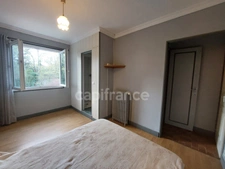 A vendre, Maison de 230m² à Saint-Cyprien avec maison d'habitation et deux gîtes et piscine.