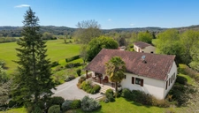 Maison à Sergeac de 151m², 6 pièces, au calme, sans vis à vis, sans travaux avec vue dégagée + garage XXL + chalet.