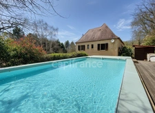 Maison 222m², 8 pièces, 6 chambres, gîte, studio, chambre d'hôte, piscine, terrrain 2737m² à LE BUISSON DE CADOUIN (24)