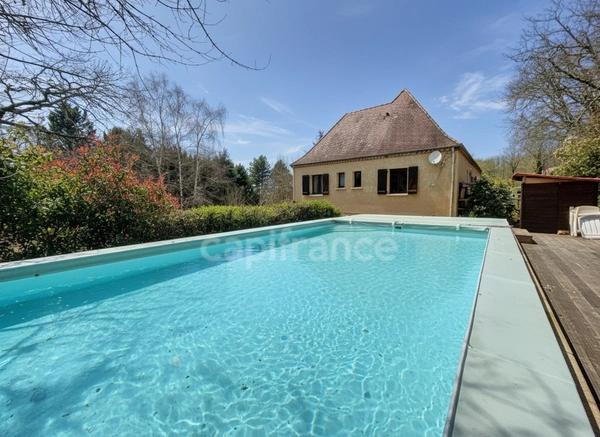 Maison 222m², 8 pièces, 6 chambres, gîte, studio, chambre d'hôte, piscine, terrrain 2737m² à LE BUISSON DE CADOUIN (24)