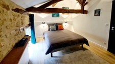 Exceptional stone house – 220 m² renovated – Saint-Cybranet – Fully equipped and furnished – Outbuildings