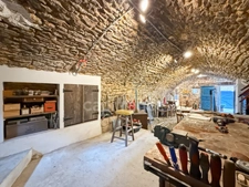 Maison de ville, Villefranche du Périgord, 140m2, totalement rénovée et meublée, cave voutée. Idéal résidence secondaire ou location meublée