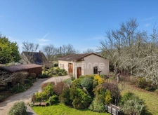 Maison à Sergeac de 151m², 6 pièces, au calme, sans vis à vis, sans travaux avec vue dégagée + garage XXL + chalet.