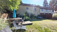 For sale, a 364 m² house surrounded by more than 2.5 hectares of land in Carsac-Aillac with 3 furnished gîtes, a main house and a swimming pool.