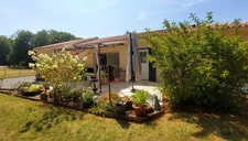 Maison 135m² au calme sans travaux, 4 chambres, garage et carport, terrain plat environ 2500m² à Meyrals