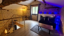 Exceptional stone house – 220 m² renovated – Saint-Cybranet – Fully equipped and furnished – Outbuildings