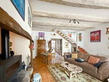Maison de ville, Villefranche du Périgord, 140m2, totalement rénovée et meublée, cave voutée. Idéal résidence secondaire ou location meublée