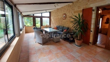 A vendre. Ensemble de 250m² à Tursac (24) avec maison d'habitation, gîte, piscine lagon sur près de 1,5 hectares de terrain en partie boisé. possibilité de création d'une auberge. Source. Géothermie