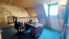 Maison en pierres à Coux et Bigaroque 150m² avec 6 pièces, 3 chambres, 2 garages et atelier, terrain de 5577m², sans vis à vis au coeur de la nature.
