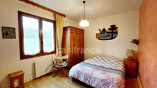 Maison à Sergeac de 151m², 6 pièces, au calme, sans vis à vis, sans travaux avec vue dégagée + garage XXL + chalet.