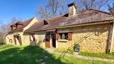 Maison en pierres à Coux et Bigaroque 150m² avec 6 pièces, 3 chambres, 2 garages et atelier, terrain de 5577m², sans vis à vis au coeur de la nature.