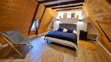 Exceptional stone house – 220 m² renovated – Saint-Cybranet – Fully equipped and furnished – Outbuildings