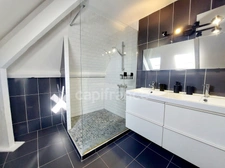 Maison à Salignac-Eyvigues, 155m², 7 pièces, 5 chambres, 5667m² de terrain, sans travaux, rentabilité, terrain en plus à bâtir.