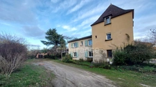 A vendre, Maison de 230m² à Saint-Cyprien avec maison d'habitation et deux gîtes et piscine.
