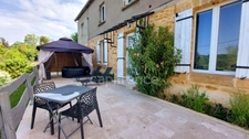 Ensemble immobilier 185m², 3 habitations indépendantes, grange, garage, love room, bonne rentabilité financière.
