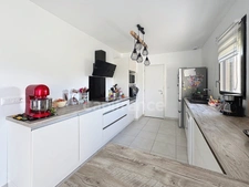 A Vendre- Maison familiale 5 pièces récente avec double garage à CORMERY 