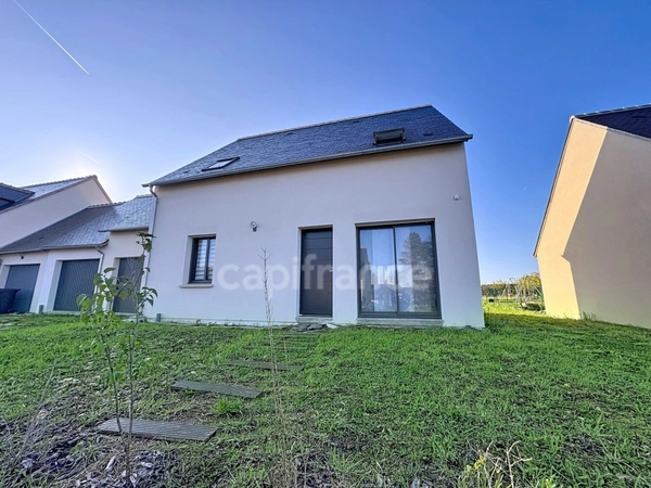 A Vendre- Maison familiale 5 pièces récente avec double garage à CORMERY 