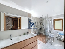 Charming and characterful family home for sale, 11 rooms 
