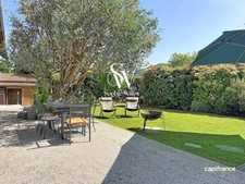 Charming and characterful family home for sale, 11 rooms 
