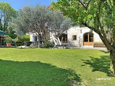 Charming and characterful family home for sale, 11 rooms 