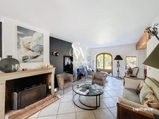 Charming and characterful family home for sale, 11 rooms 