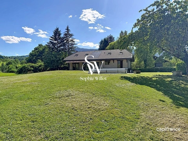 Maison de Famille à vendre 7 pièces - 200 m2 hab. (245 utiles) - 2000m2 terrain prox. Lac - proche de ANNECY (74)
