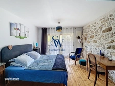 Charming and characterful family home for sale, 11 rooms 