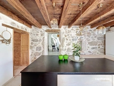 Charming and characterful family home for sale, 11 rooms 