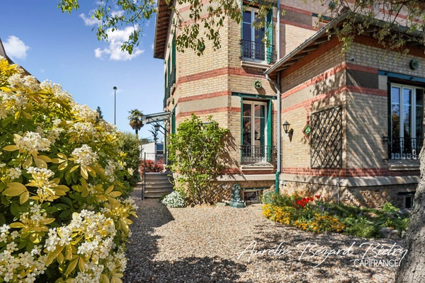Maison familiale de caractère