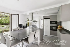Bright family home close to the city centre 