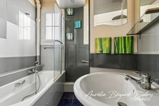 Appartement très lumineux en étage élevé