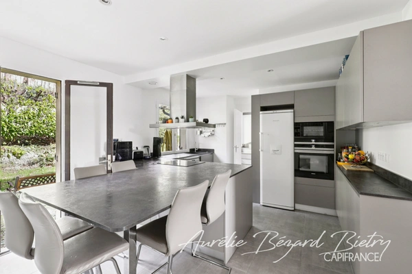 Belle maison familiale à vendre 8 pièces VAUCRESSON (92)