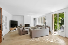 Bright family home close to the city centre 