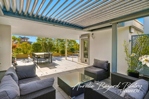 Duplex en dernier étage avec terrasse plein ciel de 143 m²