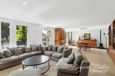 Bright family home close to the city centre 