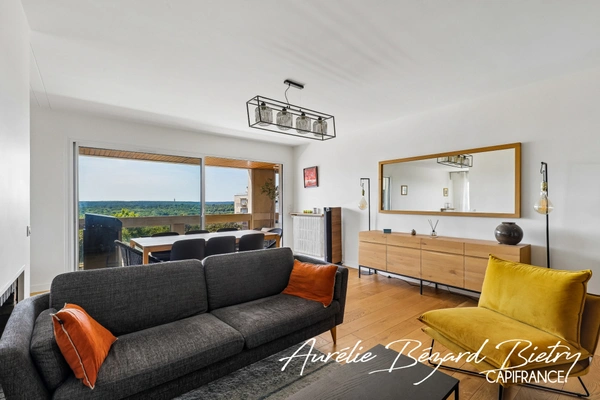 Dernier étage avec vue panoramique et loggia