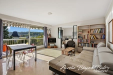 Appartement familial avec deux balcons et vue dégagée